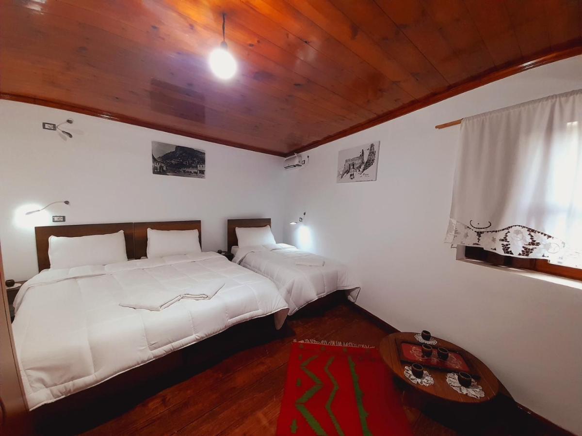 Gorica'S Bridge Hotel Berat Bagian luar foto