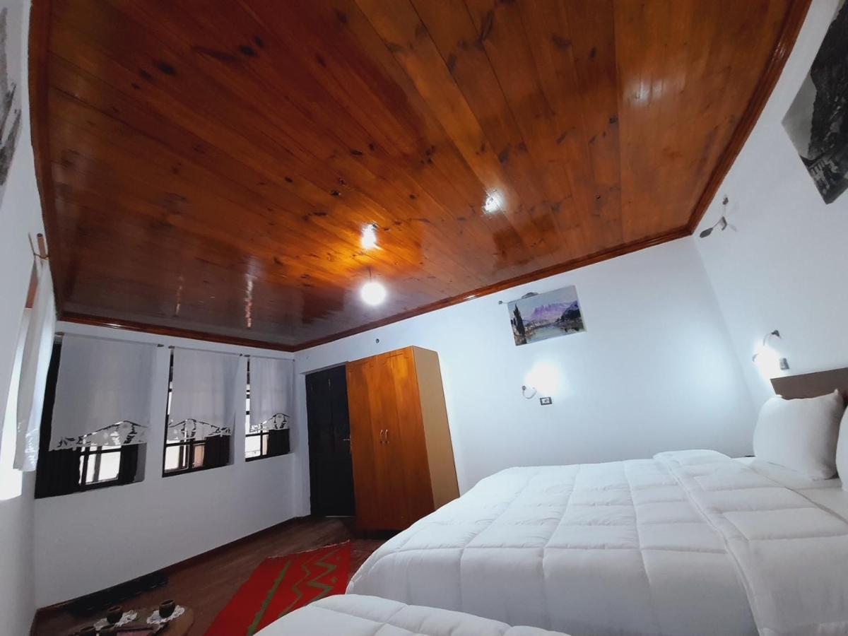 Gorica'S Bridge Hotel Berat Bagian luar foto