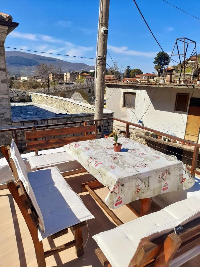 Gorica'S Bridge Hotel Berat Bagian luar foto