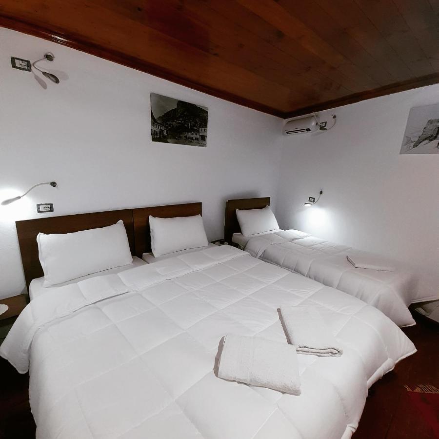 Gorica'S Bridge Hotel Berat Bagian luar foto